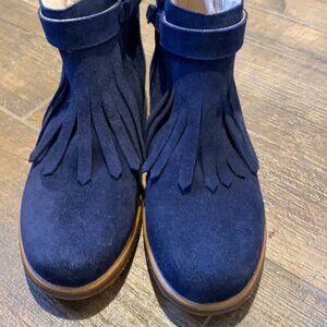 Beautiful Jacadi Suede Navy fringe Ankle Boot